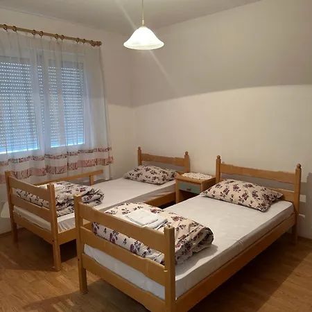Collina Apartman