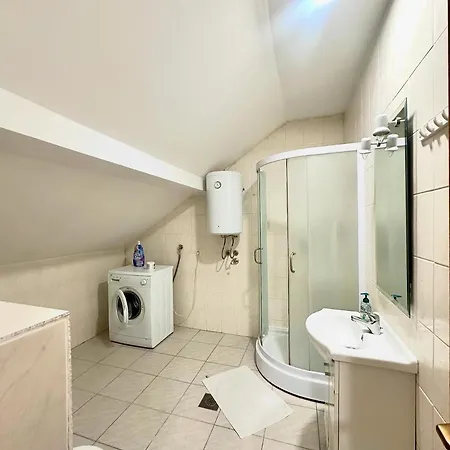 Collina Daire Mostar