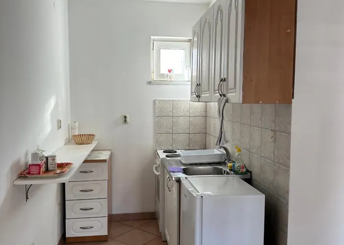 Collina Μόσταρ