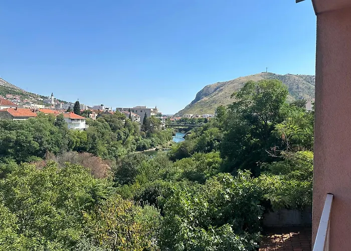 Collina Μόσταρ