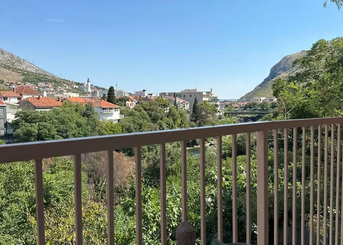 Collina * Μόσταρ