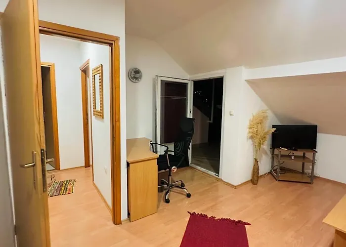 Collina Μόσταρ