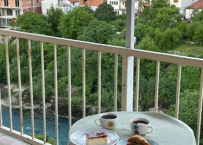 Collina * Μόσταρ